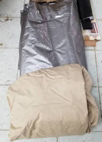 lot 2286 image: Tarp and Grill Cover