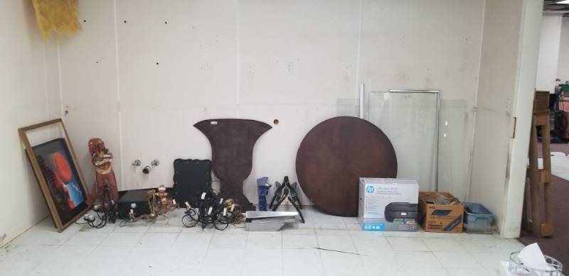 lot 2201 image: Large Lot of Random Items