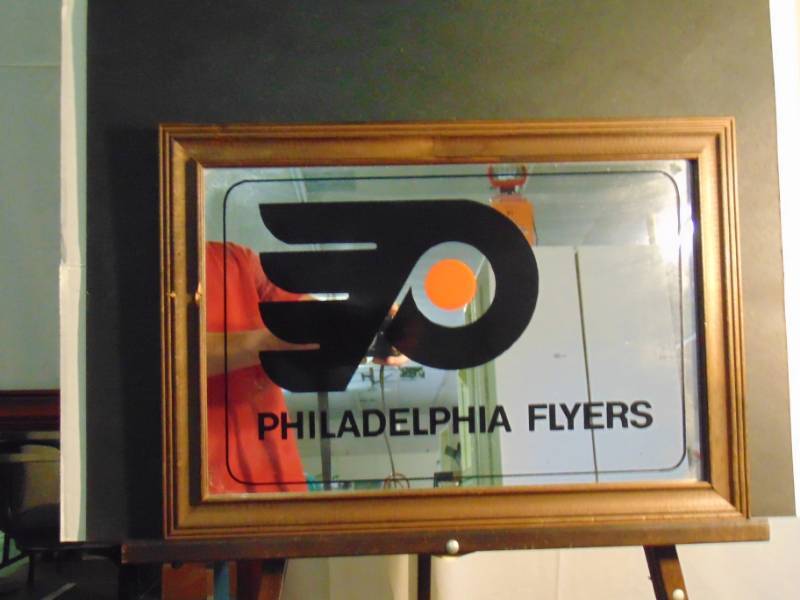 lot 14420 image: Framed Philadelphia Flyers Mirror