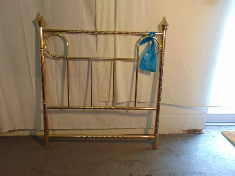 lot 14465 image: Twin Brass head board with hardware