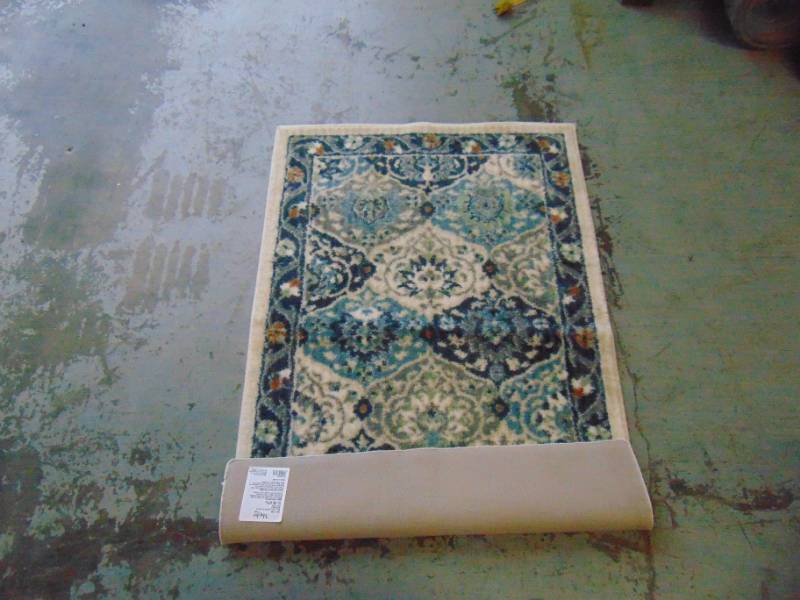 lot 14473 image: 2 X 3 new rug
