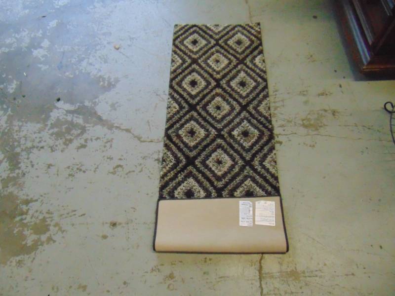 lot 14474 image: 20 X 60 NEW RUG