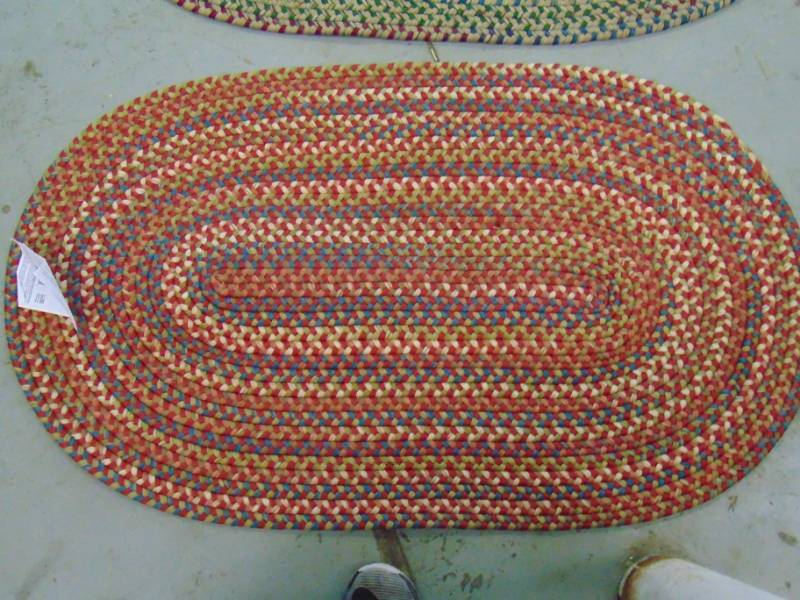 lot 14478 image: 27 X 46 NEW RUG