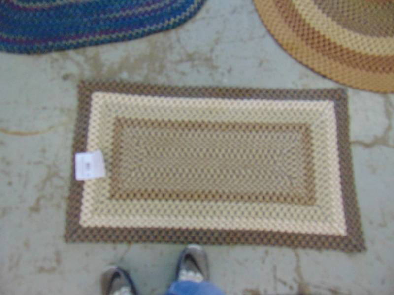 lot 14480 image: 27 X 46 NEW RUG