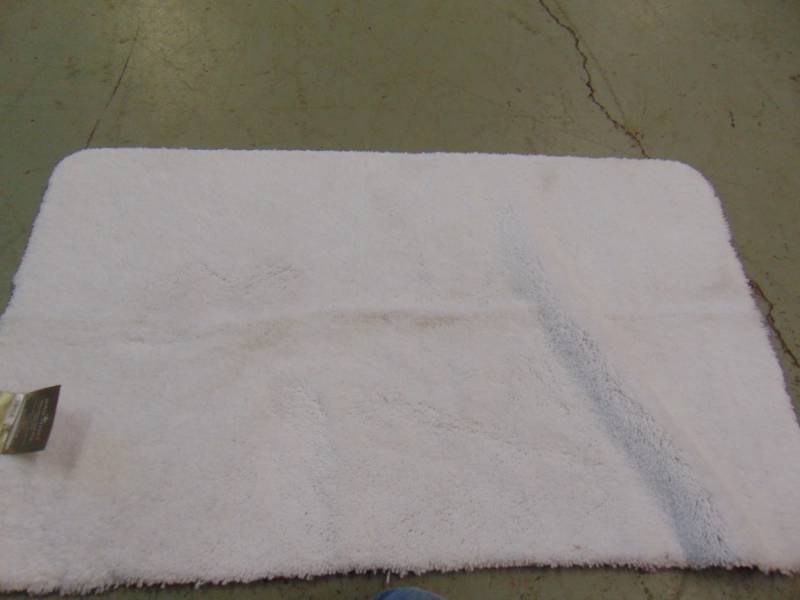 lot 14482 image: 2 X 3 NEW RUG