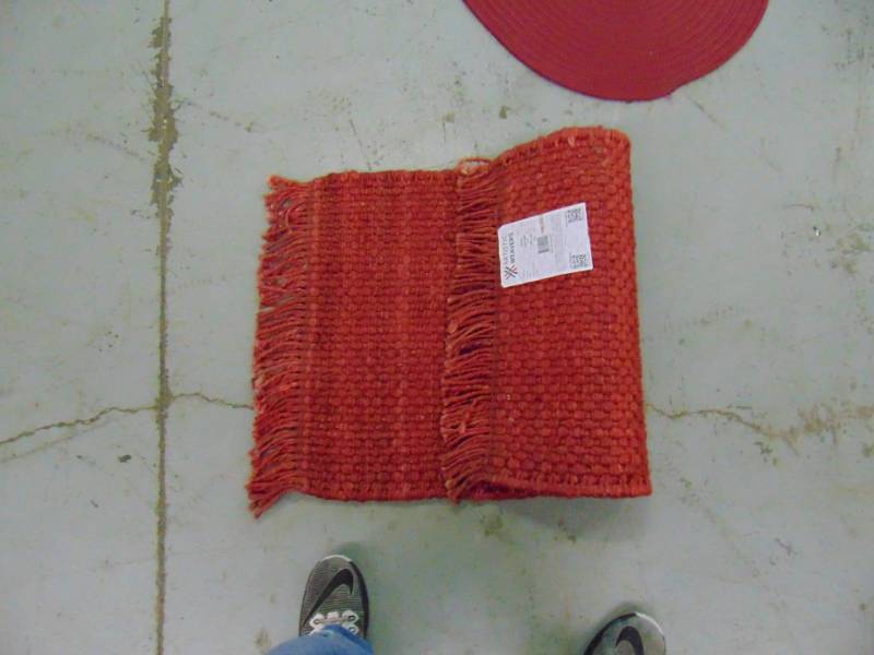 lot 14483 image: 2 X 3 NEW RUG