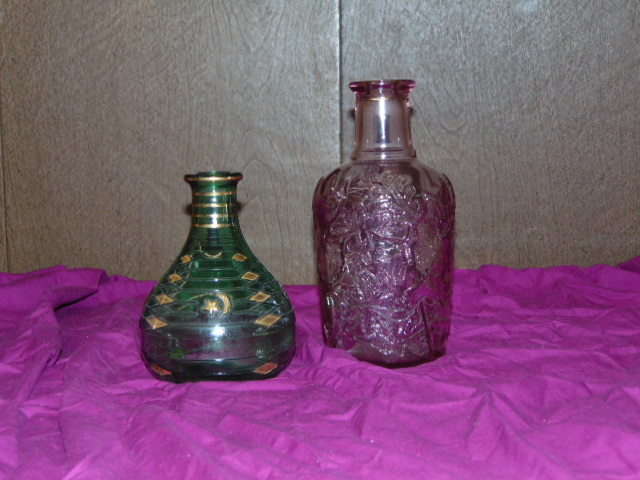 lot 14537 image: Masterson Unique Glass Vase