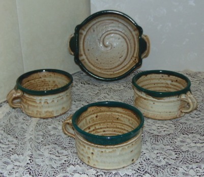 lot 14539 image: Hand Made Pottery - soup set of 3 bowls and serving bowl