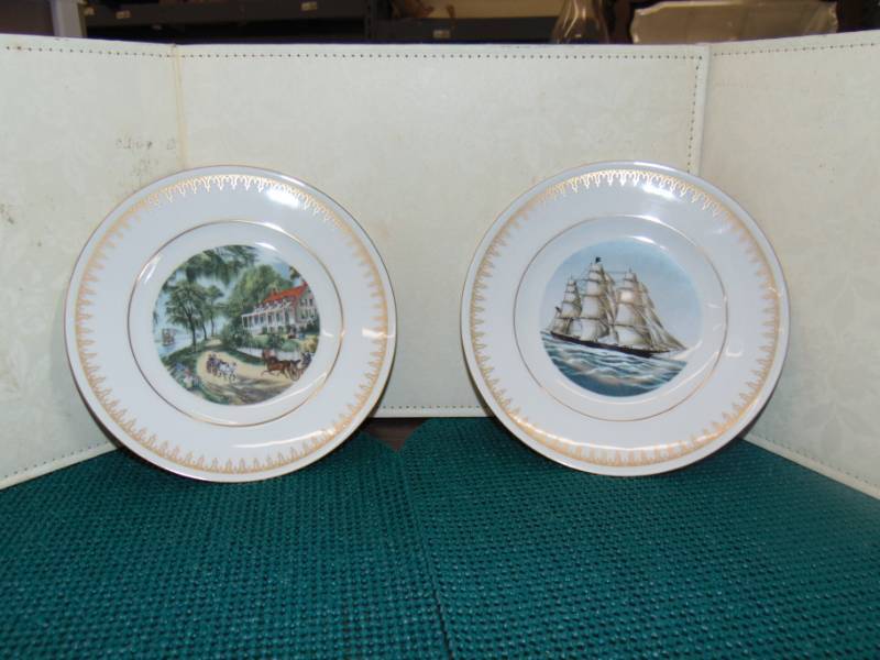 lot 14564 image: 1970s Currier & Ives plate 751 & 752 Danbury Mint 12 plates in set