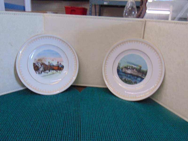 lot 14567 image: 1970s Currier & Ives plate 757 & 758 Danbury Mint 12 plates in set