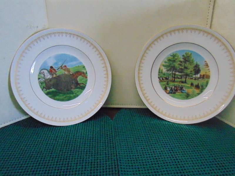lot 14569 image: 1970s Currier & Ives plate 761 & 762 Danbury Mint 12 plates in set