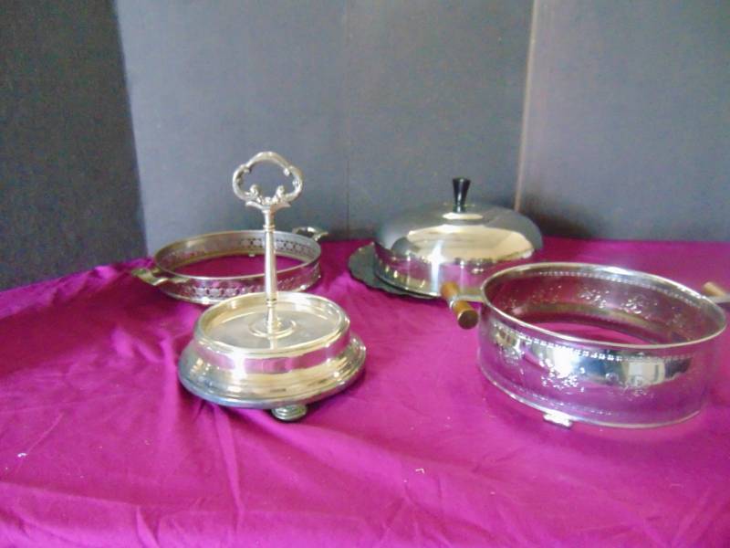 lot 14574 image: Lot of silver Plated servers