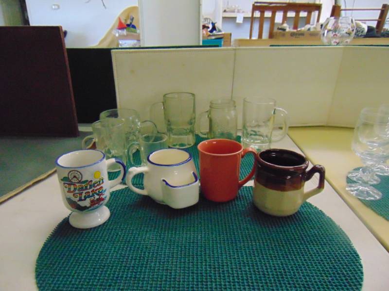 lot 14578 image: Glass Beer Mugs, China mugs, and Stoneware Mug