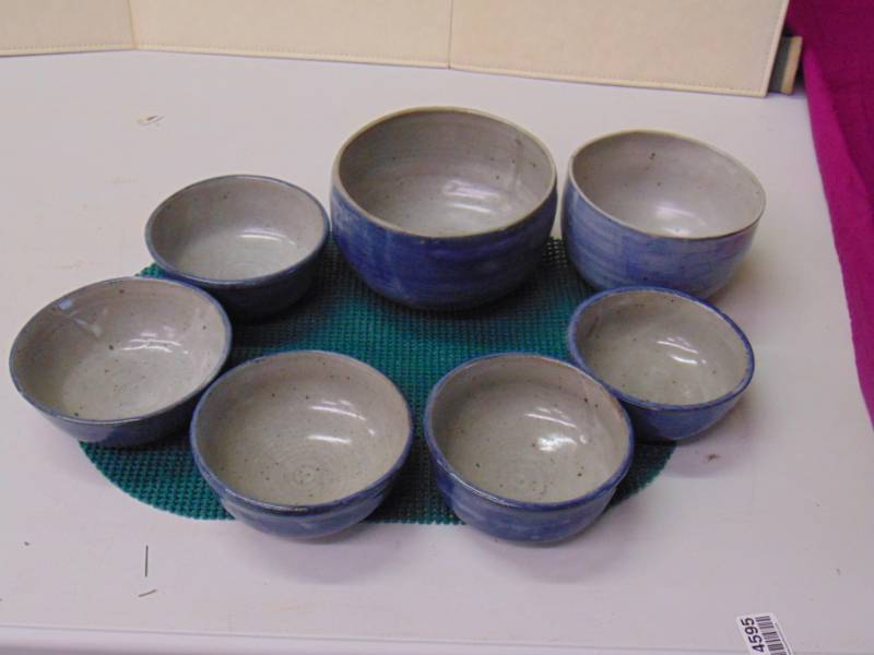 lot 10021 image: Rm Pottery Hand made Bowls