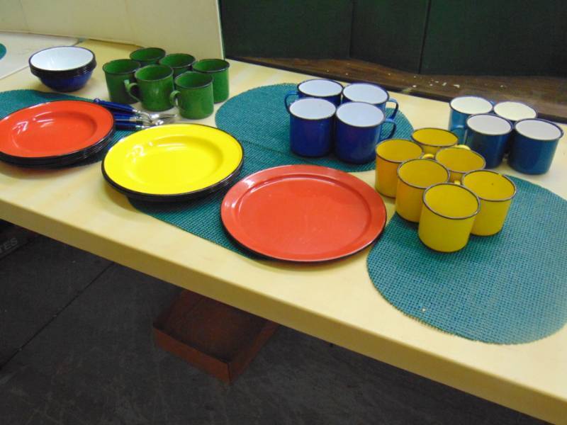 lot 10019 image: Made in Poland large metal dish sets