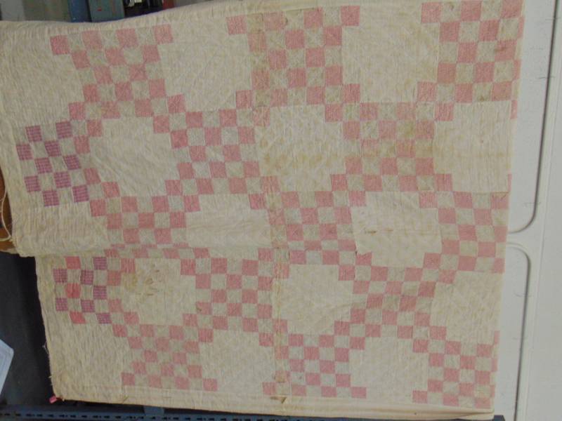 lot 14610 image: Vintage Quilt