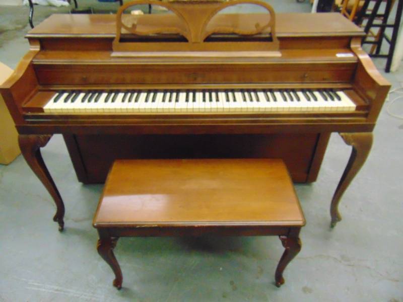 lot 10015 image: Cable Nelson Piano in Nice shape plays great, with bench