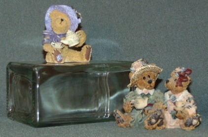 lot 14530 image: Boyds Bears and Friends Figurines (2) Possibly retired