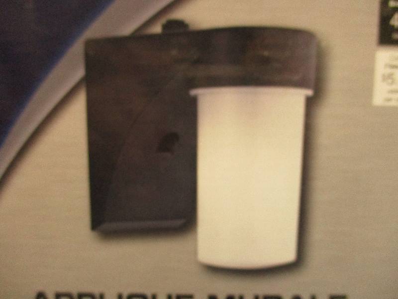 lot 103 image: 13W Security Light