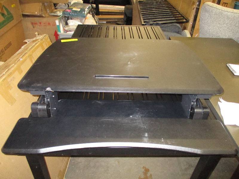 lot 131 image: Pneumatic Desk - Damaged Edge