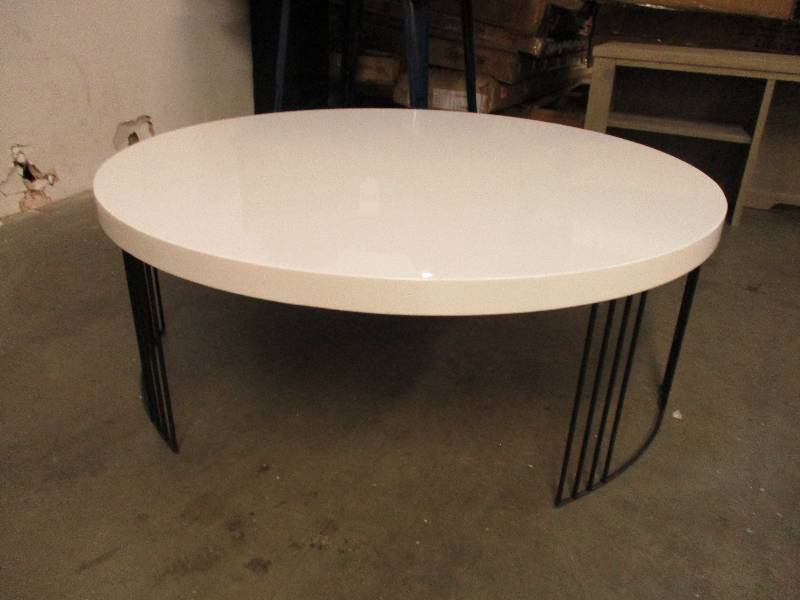 lot 202 image: Round White Coffee Table