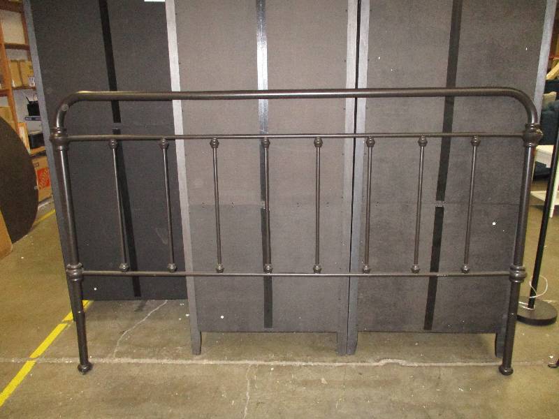 lot 258 image: King Size Metal Headboard & Footboard