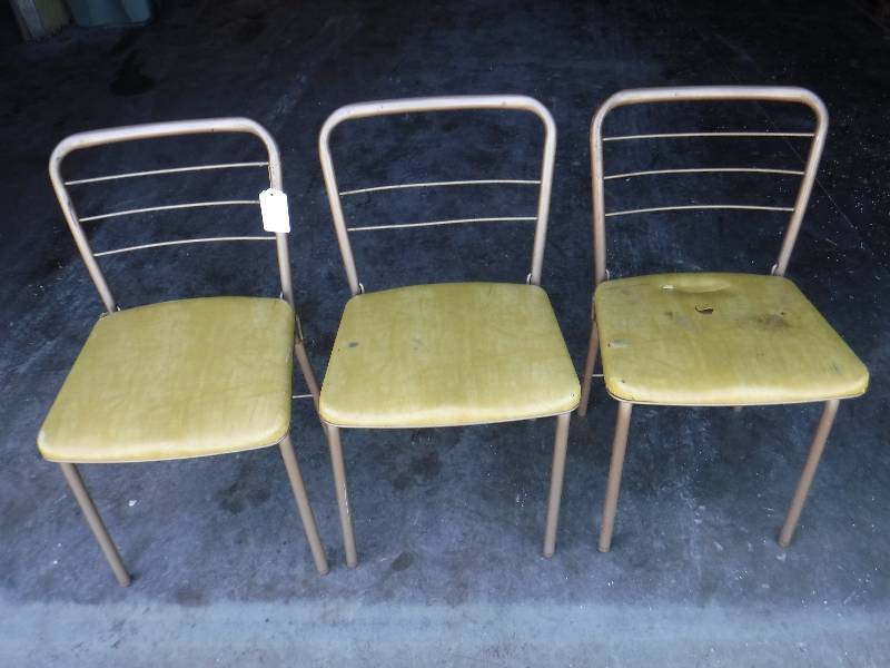 lot 12008 image: Yellow folding chairs