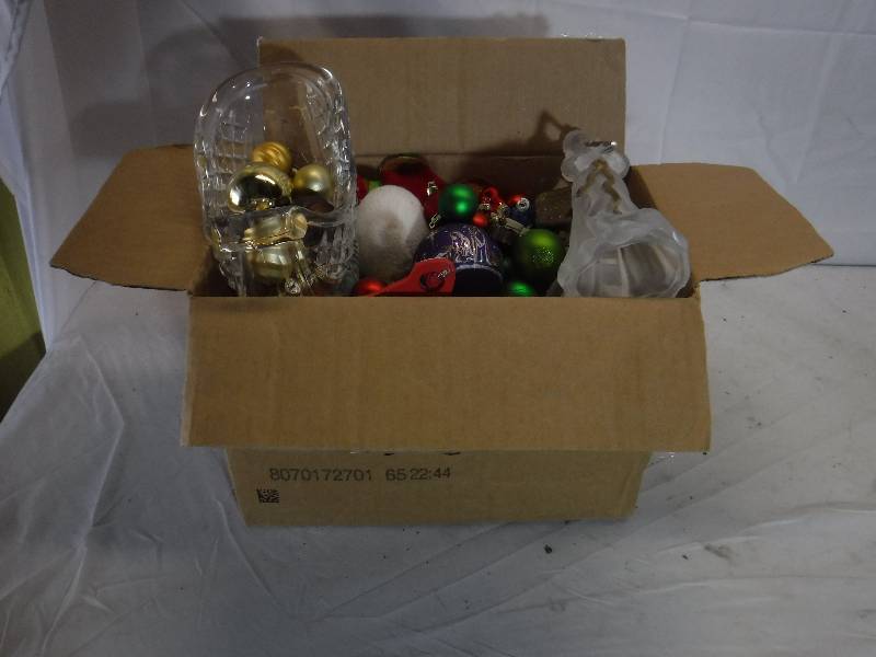 lot 12050 image: Christmas bulbs, ornaments and more