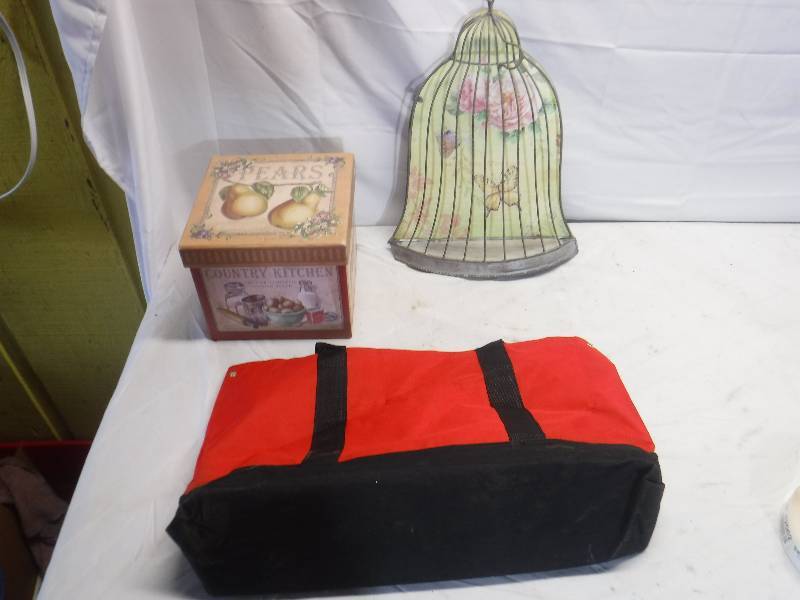 lot 12060 image: Tote bag, glue sticks and more