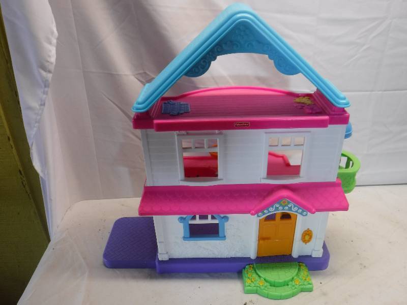 lot 12067 image: Fisher Price doll house