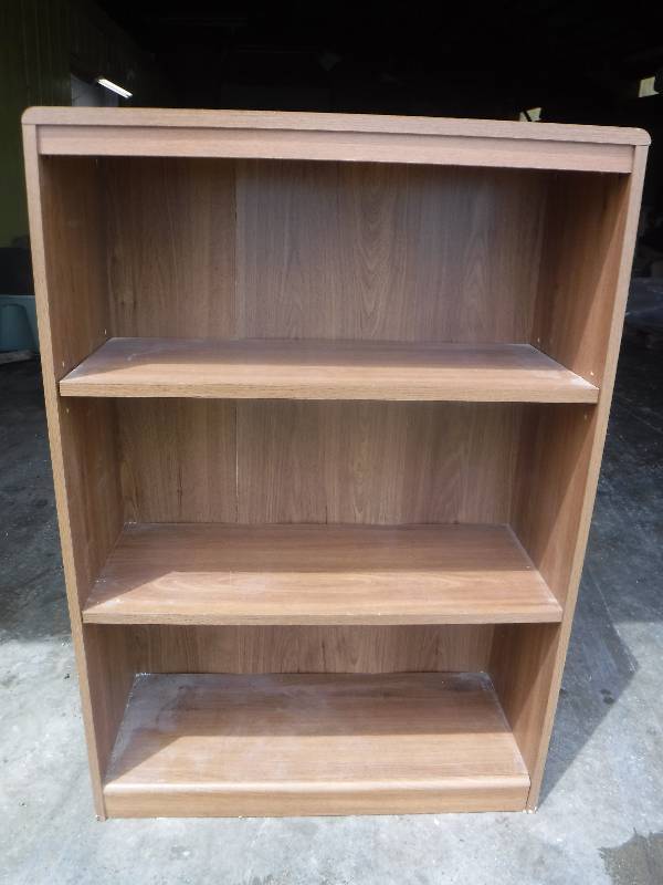 lot 12099 image: Darker wood book shelf
