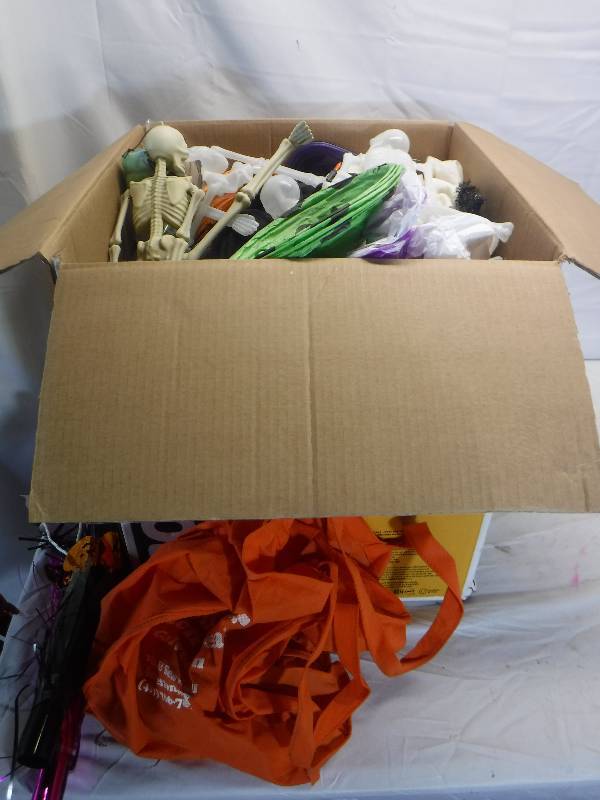 lot 12126 image: Box full of Halloween stuff Spooky fun