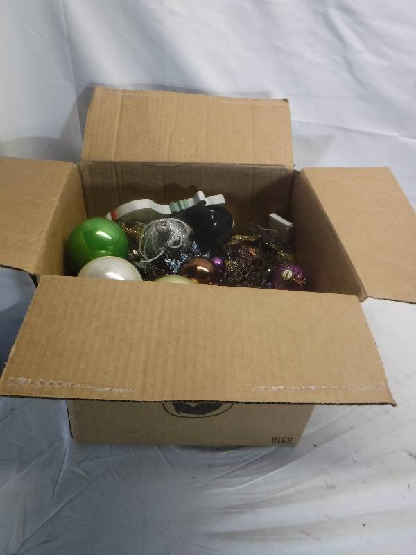 lot 12128 image: Christmas Bulbs