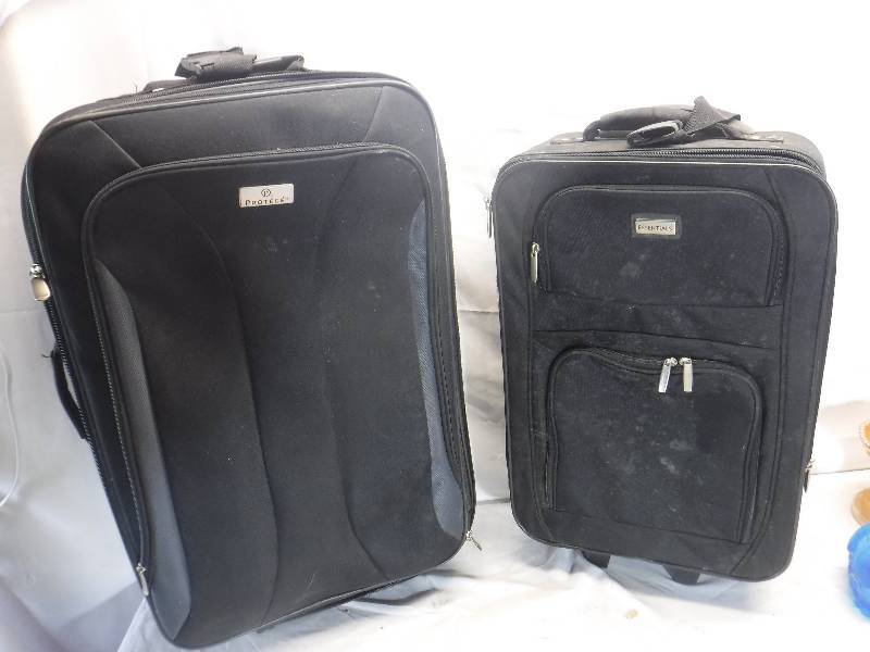 lot 12134 image: 2 rolling suitcases