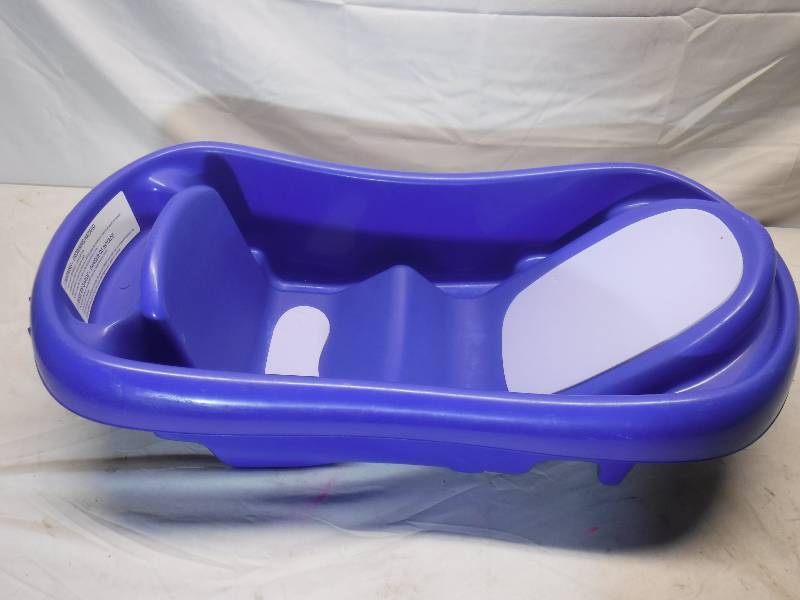 lot 12085 image: Infant bath tub