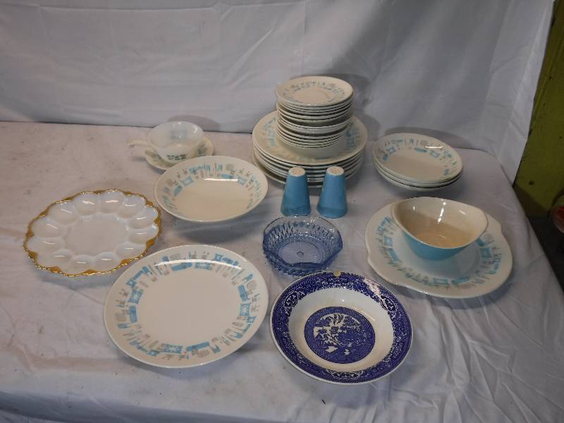 lot 12064 image: Mixed dishes lot, includes and egg plate