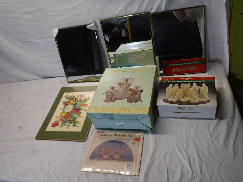 lot 12070 image: Mirrors, pictures, nativity scene and optic angels