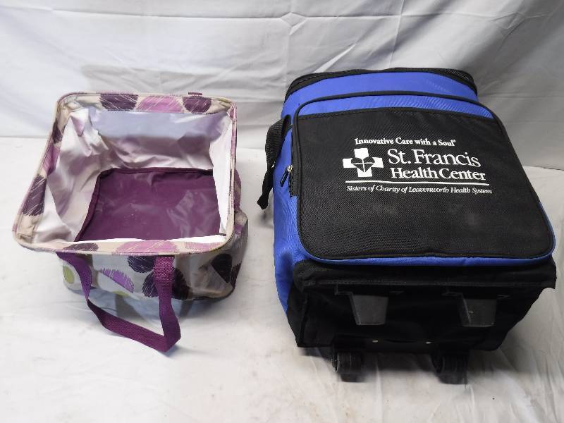 lot 12074 image: Logo rolling cooler and thirty one little carry all caddy
