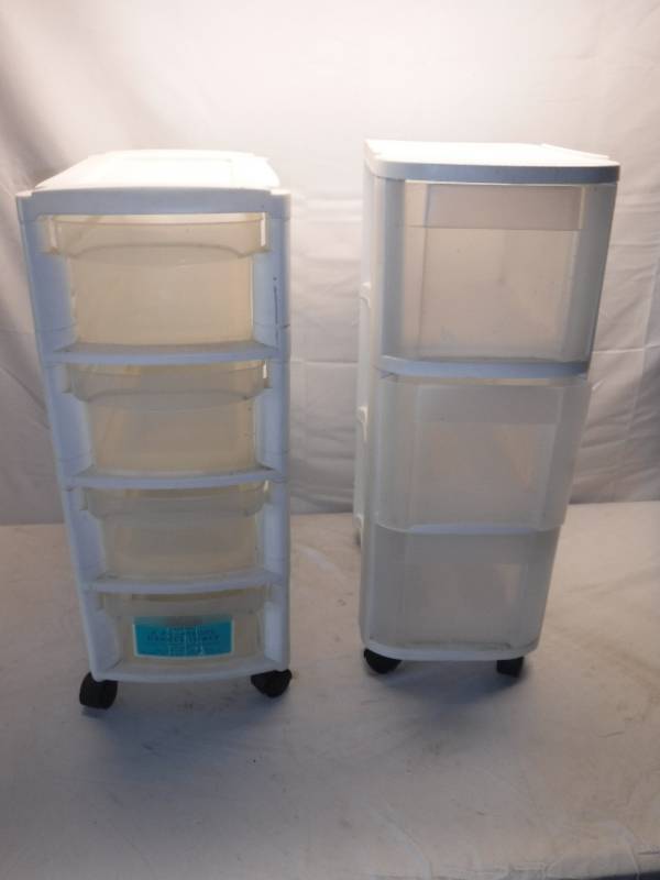 lot 12003 image: Rolling plastic storage drawers