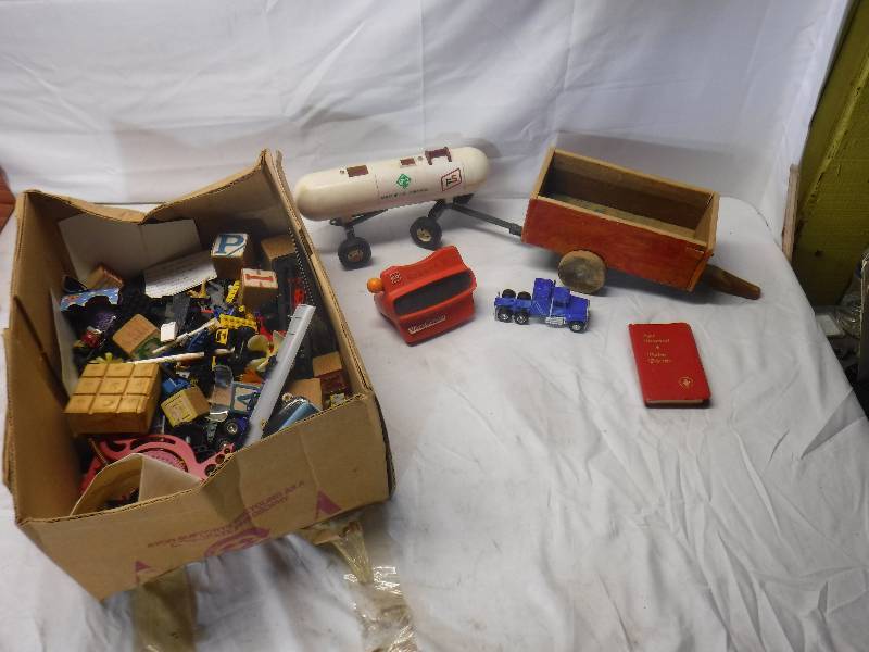 lot 12171 image: View master, misc toys and more