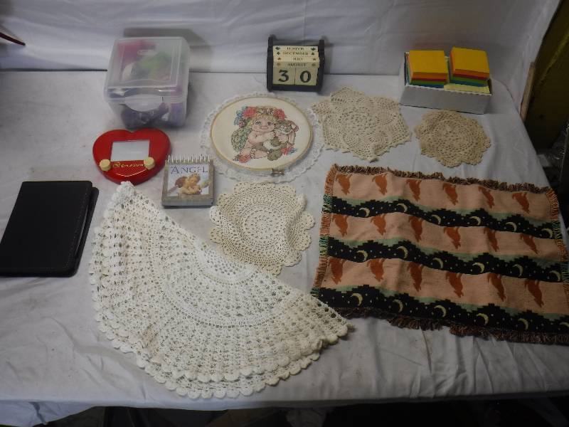 lot 12176 image: Doilies, post it notes and more