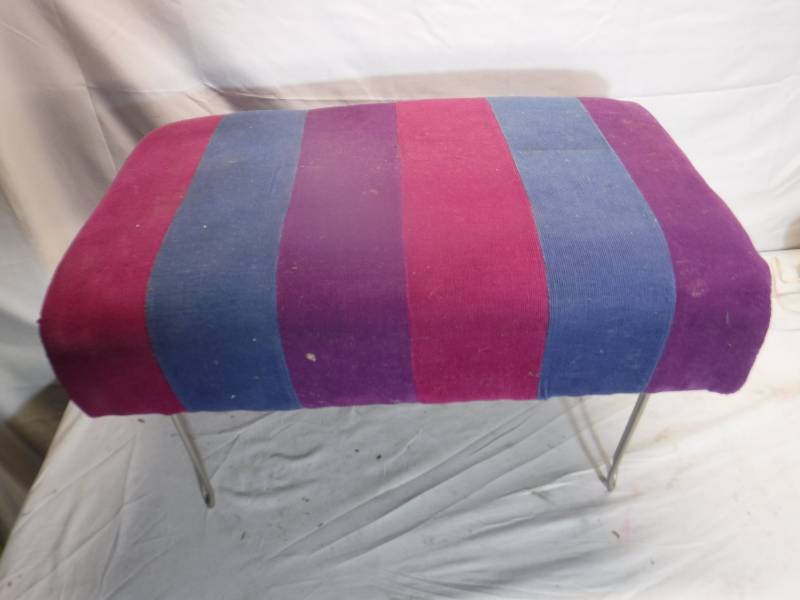 lot 12190 image: Foot stool with folding legs