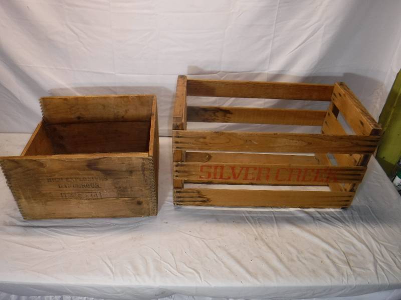 lot 12207 image: 2 wood crates