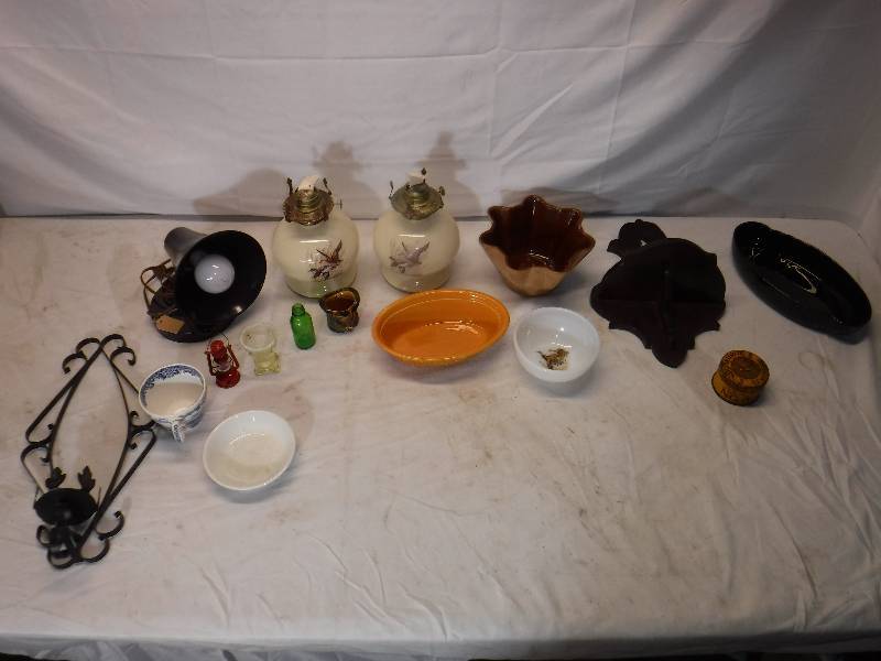 lot 12211 image: Oil lamp, glassware and more