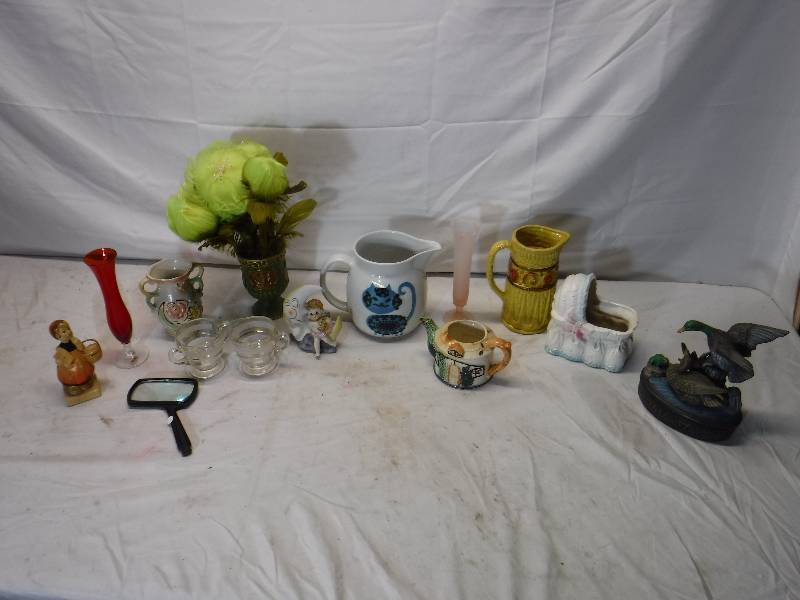 lot 12213 image: Duck trinket box, vases and other home decor