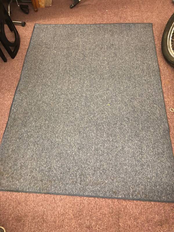 lot 1301 image: Grey Rug (7ft X5ft)