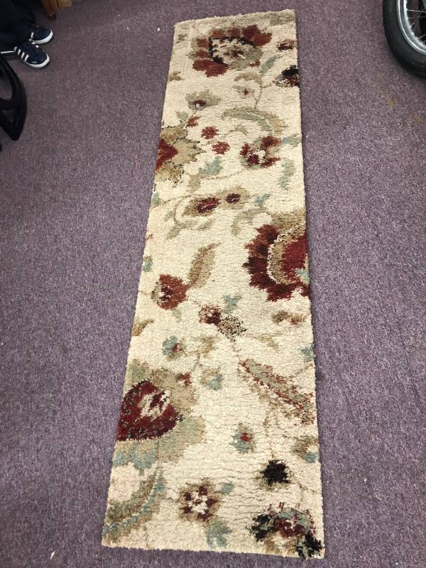 lot 1304 image: Floral Cliffony Bisque Runner Rug 5ft X 19ft