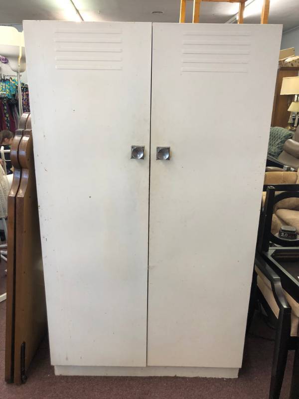 lot 1310 image: Metal Storage Cabinet