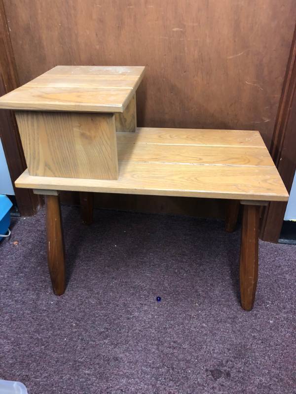lot 1323 image: Unfinished End Table