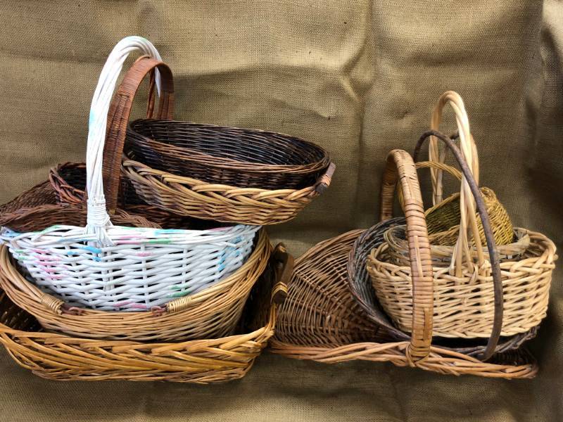 lot 1353 image: Bundle of Wicker Baskets